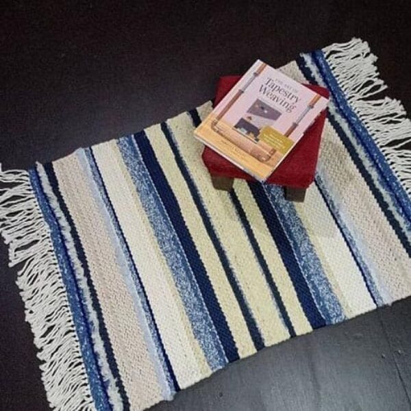 Waste Mini Rug Weaving